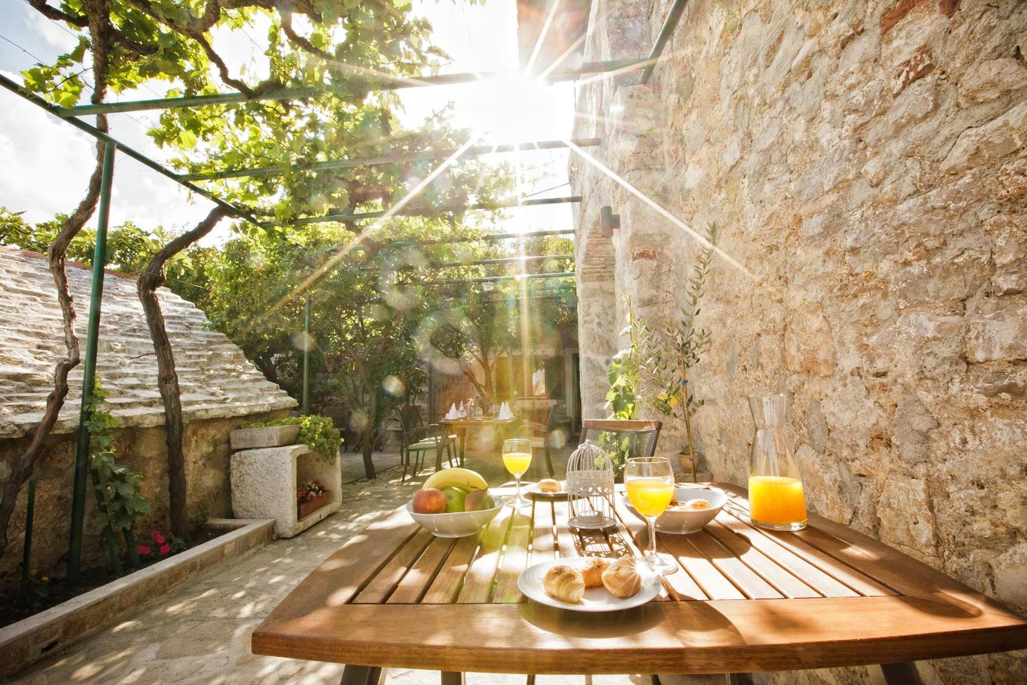 Paradise Stone Apartments Бол Номер фото
