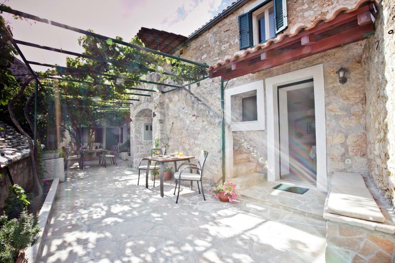 Paradise Stone Apartments Бол Екстер'єр фото